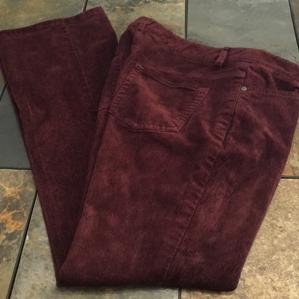 Elie Tahari Maroon corduroy pants